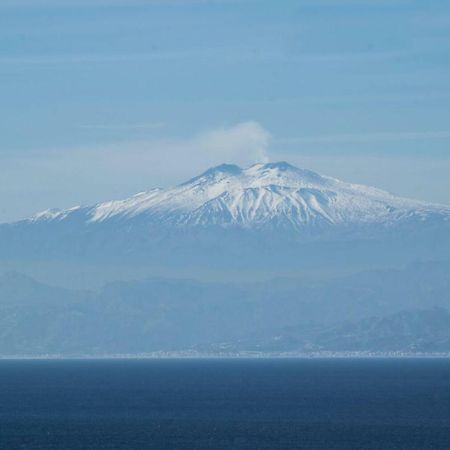 Il Tuo Letto Sullo Stretto Acomodação com café da manhã Reggio di Calabria Exterior foto